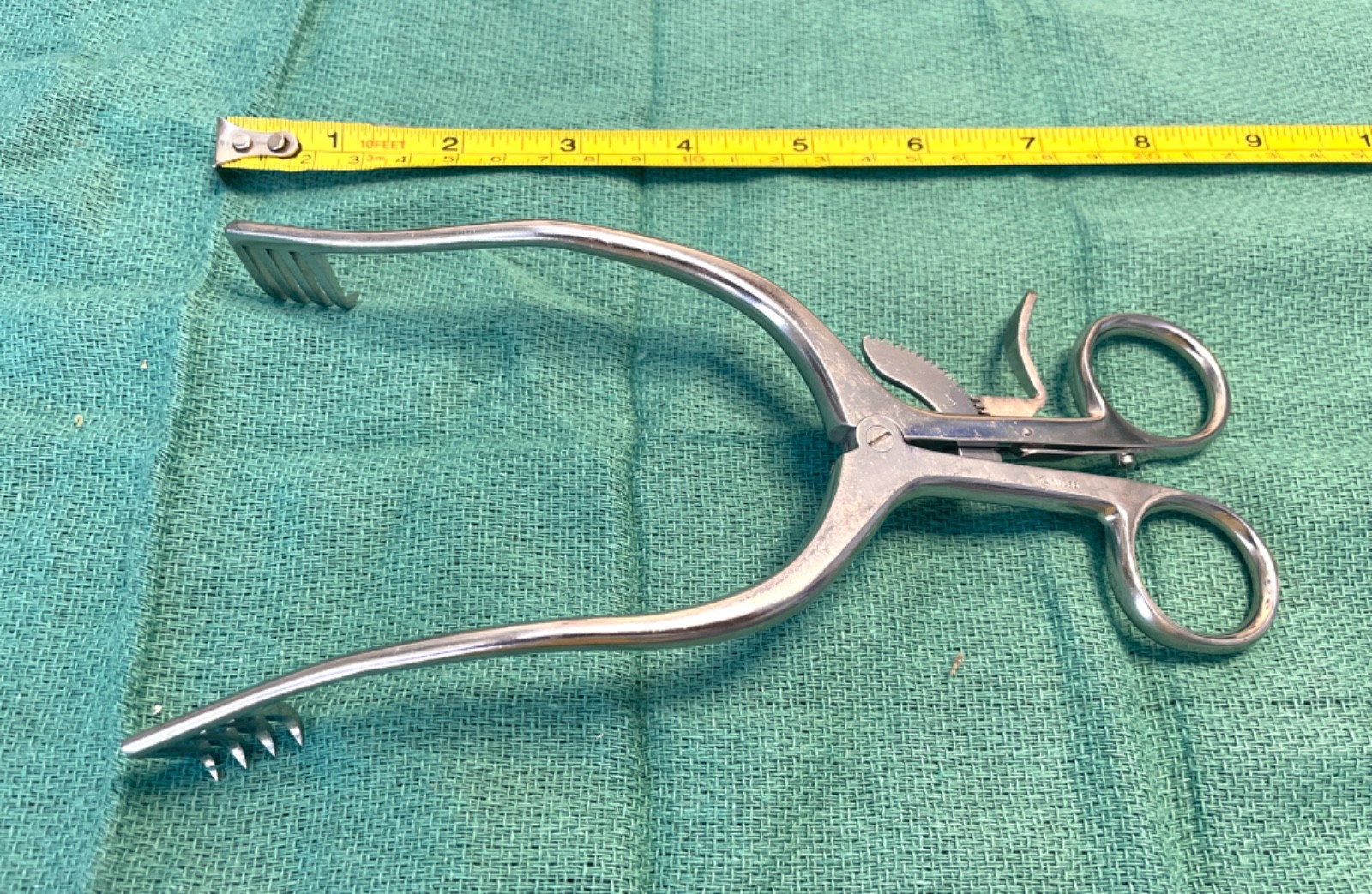 Weitlander RetractorCurved 4 X 4 PRONGS Sharp 7.5″