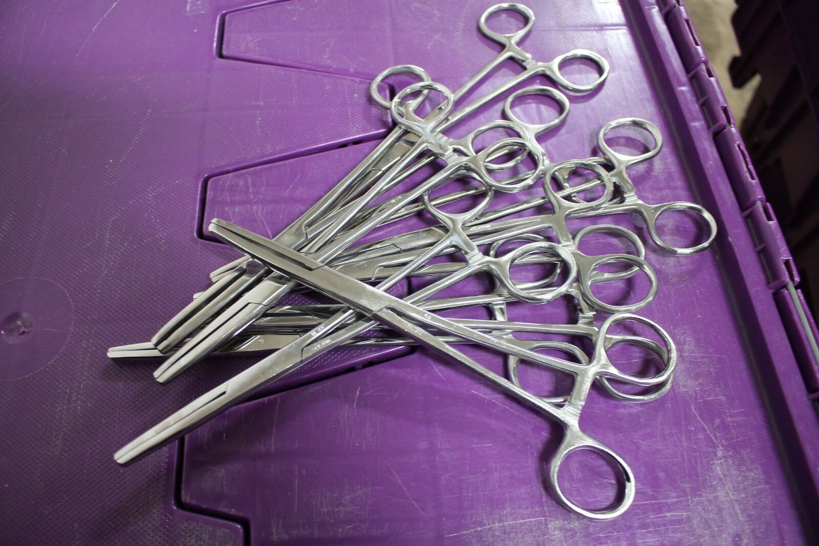 Lot of 10 Chest Tube Clamps, 7″ , Pakistan NICE