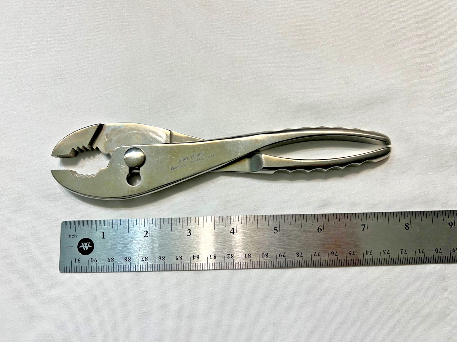 Jarit 275-555 Orthopedic Slip Joint Pliers 9.75mm Serrated Jaws X 7-3/4″ Length