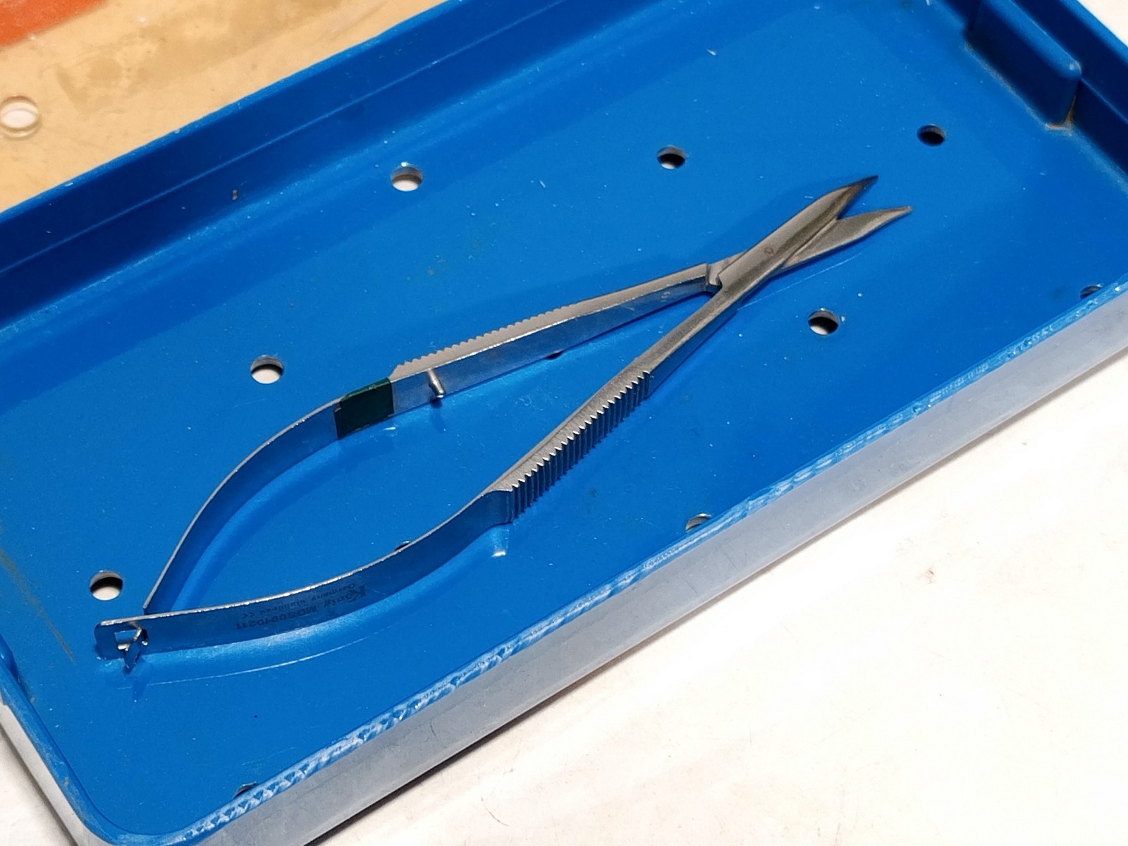 König MDS0910211 Micro Scissors Curved ENT Surgical Instrument With Case E7409