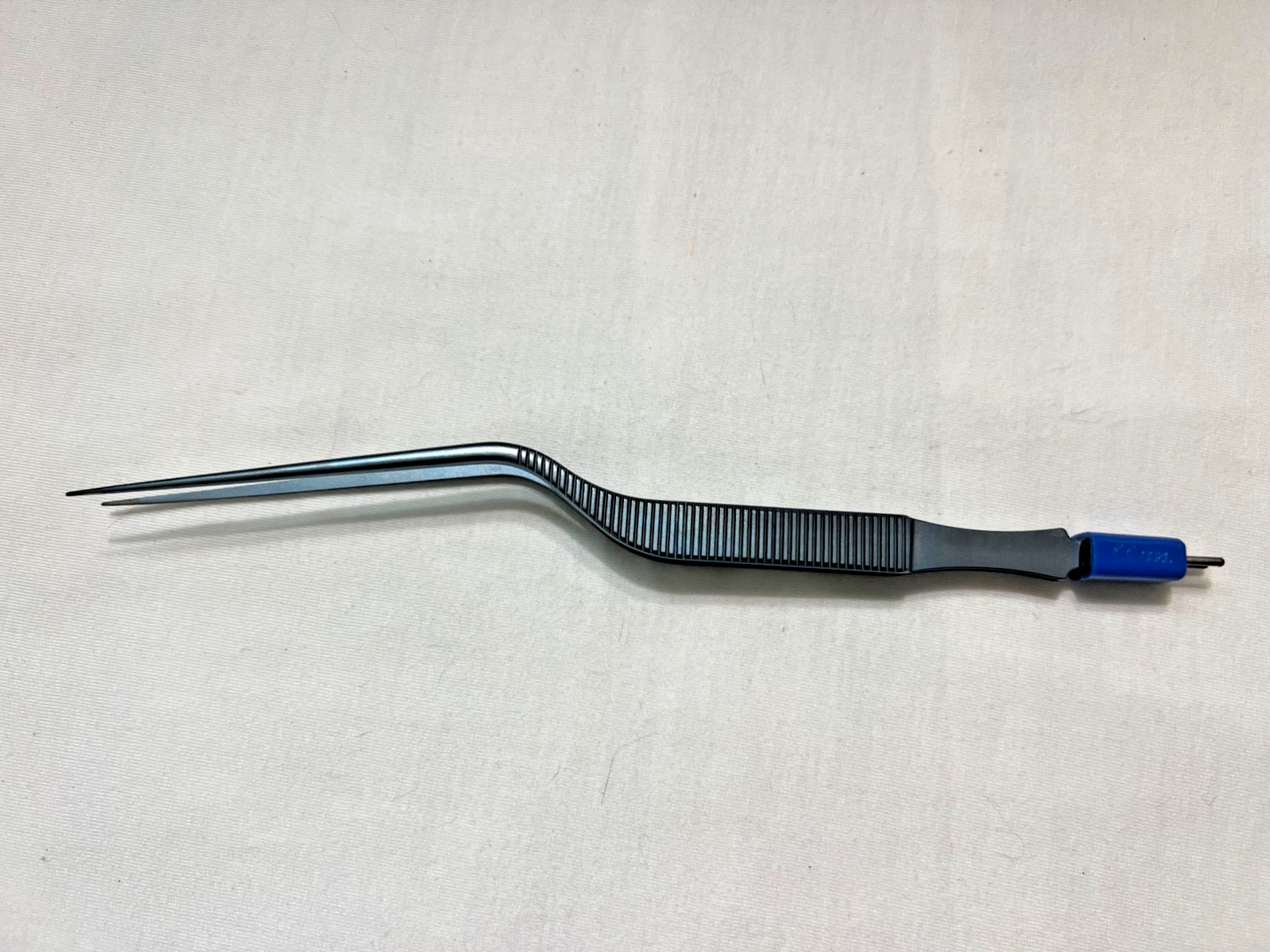 Codman 80-2941 Titanium Bayonet Bipolar Forceps 1mm Tip X 8-3/4″ Length