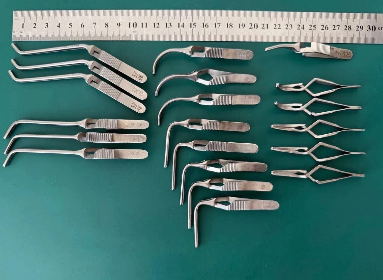 Lot of 20 Pilling Surgical Bulldog Clamp, DeBakey Jaw Clamps