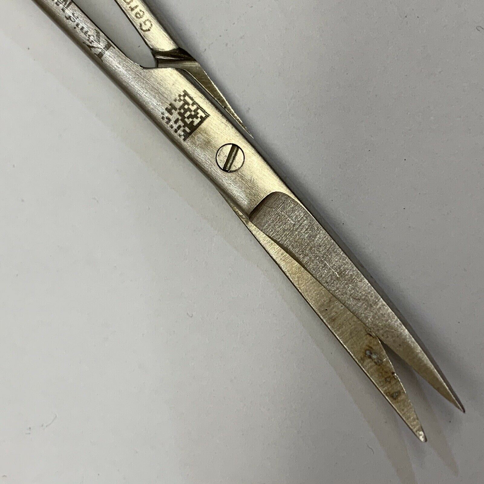 4″ Curved Knapp Iris Scissors with Sharp Tips MDS0728986 Medline