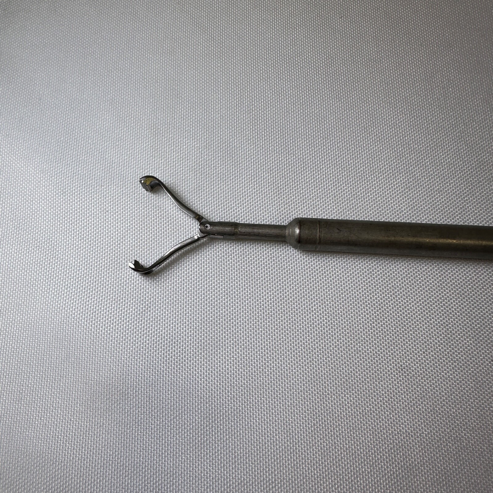 Symmetry ACCESS 38-1003 Babcock Grasping Forceps with/ Debakey Teeth 10mm x 38cm