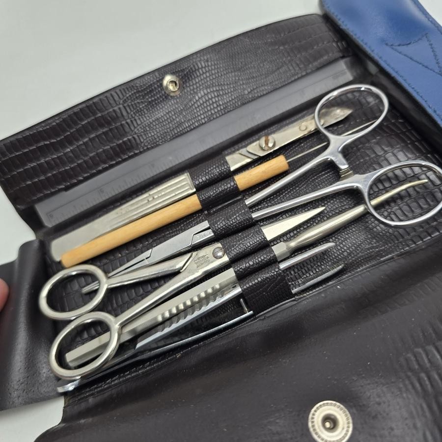 General Surgery Instrument Kit Scissors Forceps Scalpel Ruler Black Pocket Case