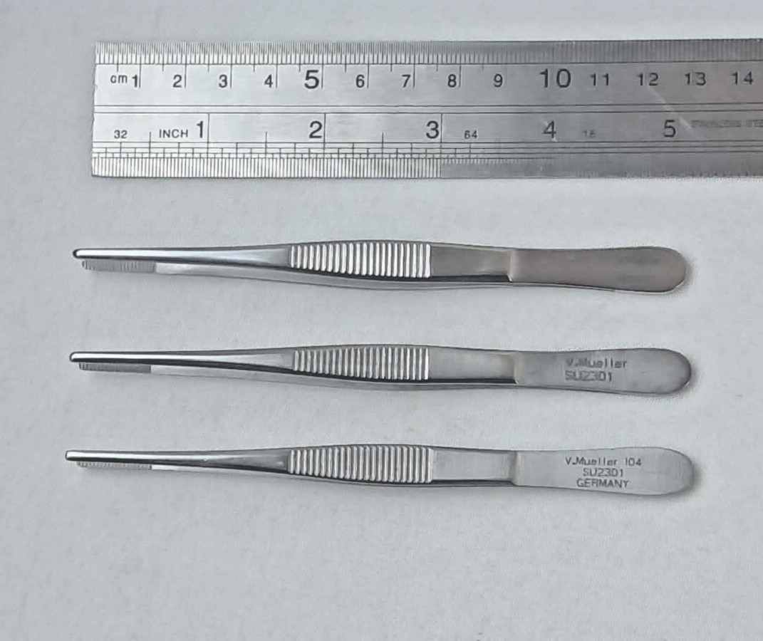 Lot of 3 V. Mueller SU2301 Dressing Forceps 5″ Serrated