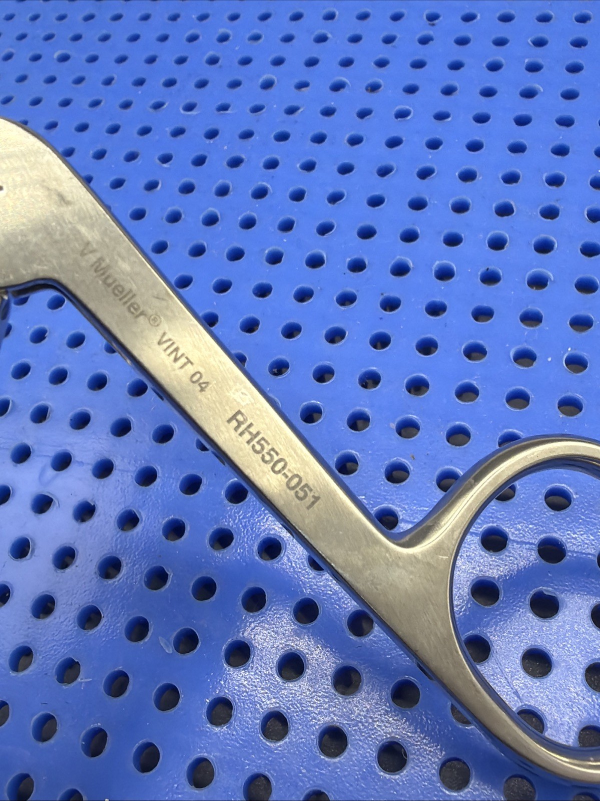V. Mueller RH550-051 Adult Nasal Scissors, Straight, Serrated