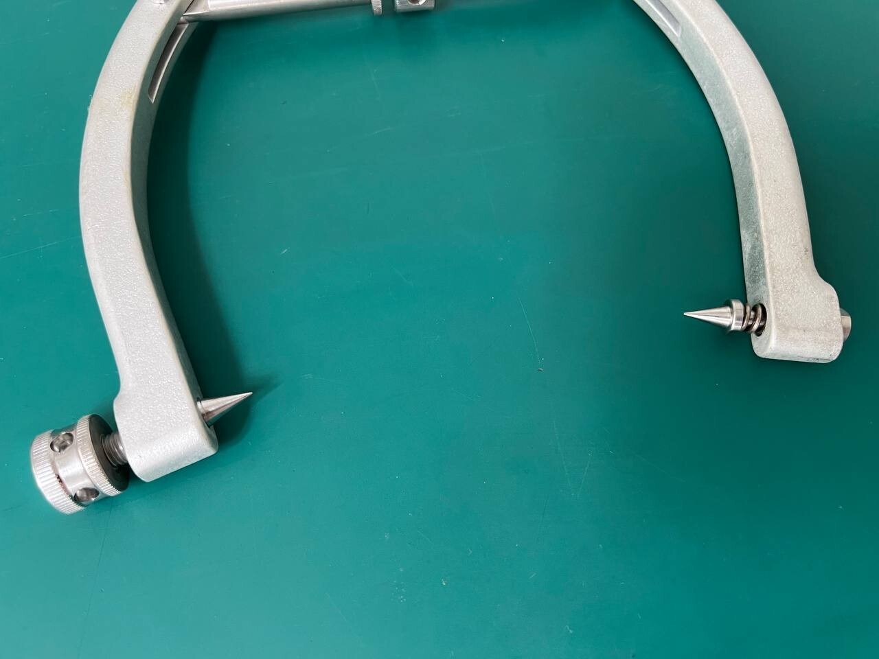Skull Traction Tongs for Vertebrae Treatment, LARGE
