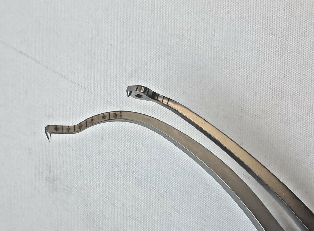 Set of 2 Arthrex AR-1510F-01 Femoral ACL Marking Hooks 7mm & 8mm Arthroscopic