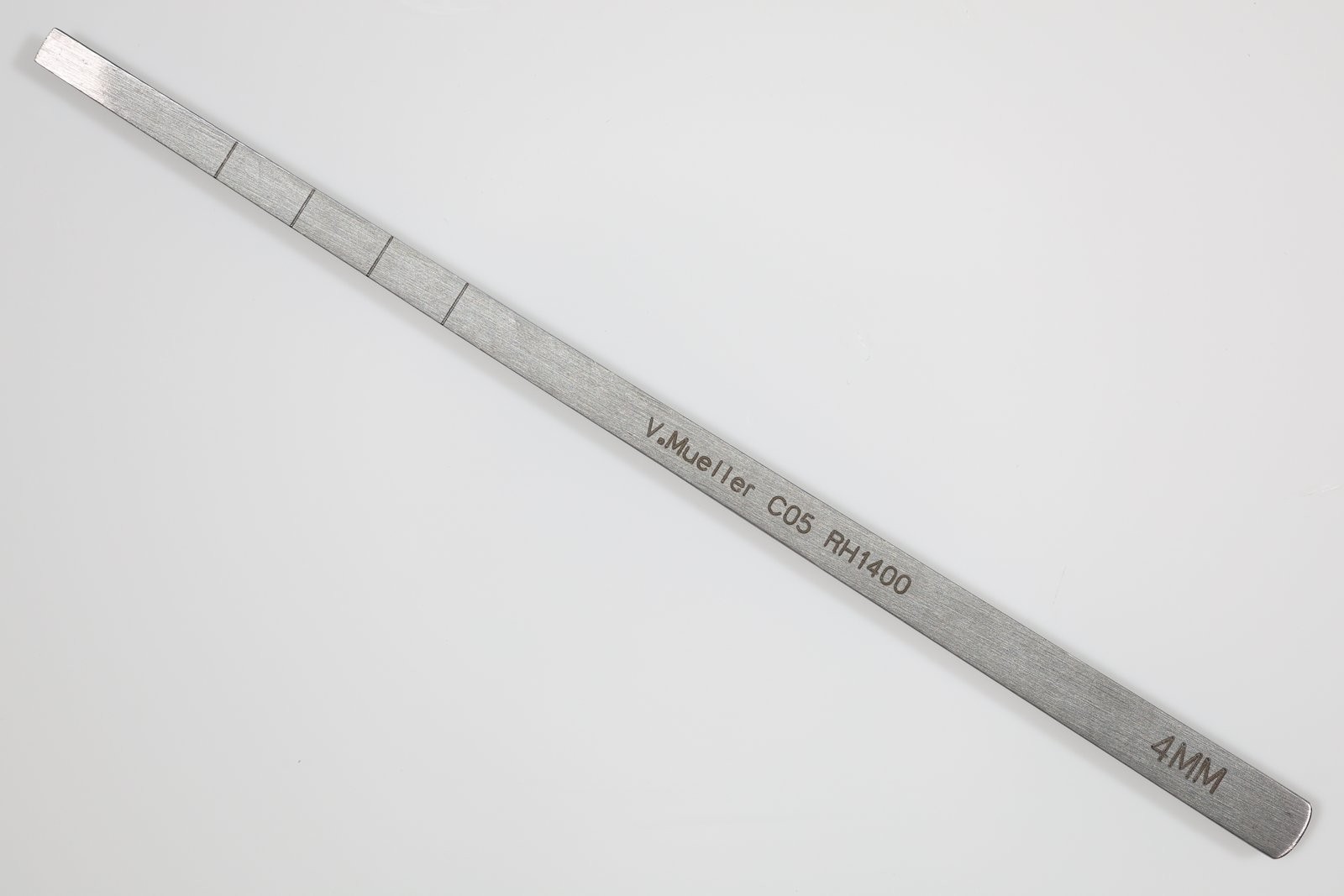 V Mueller RH1400 Cottle Osteotome, Straight, 4mm Wide Blade, 6-5/8in