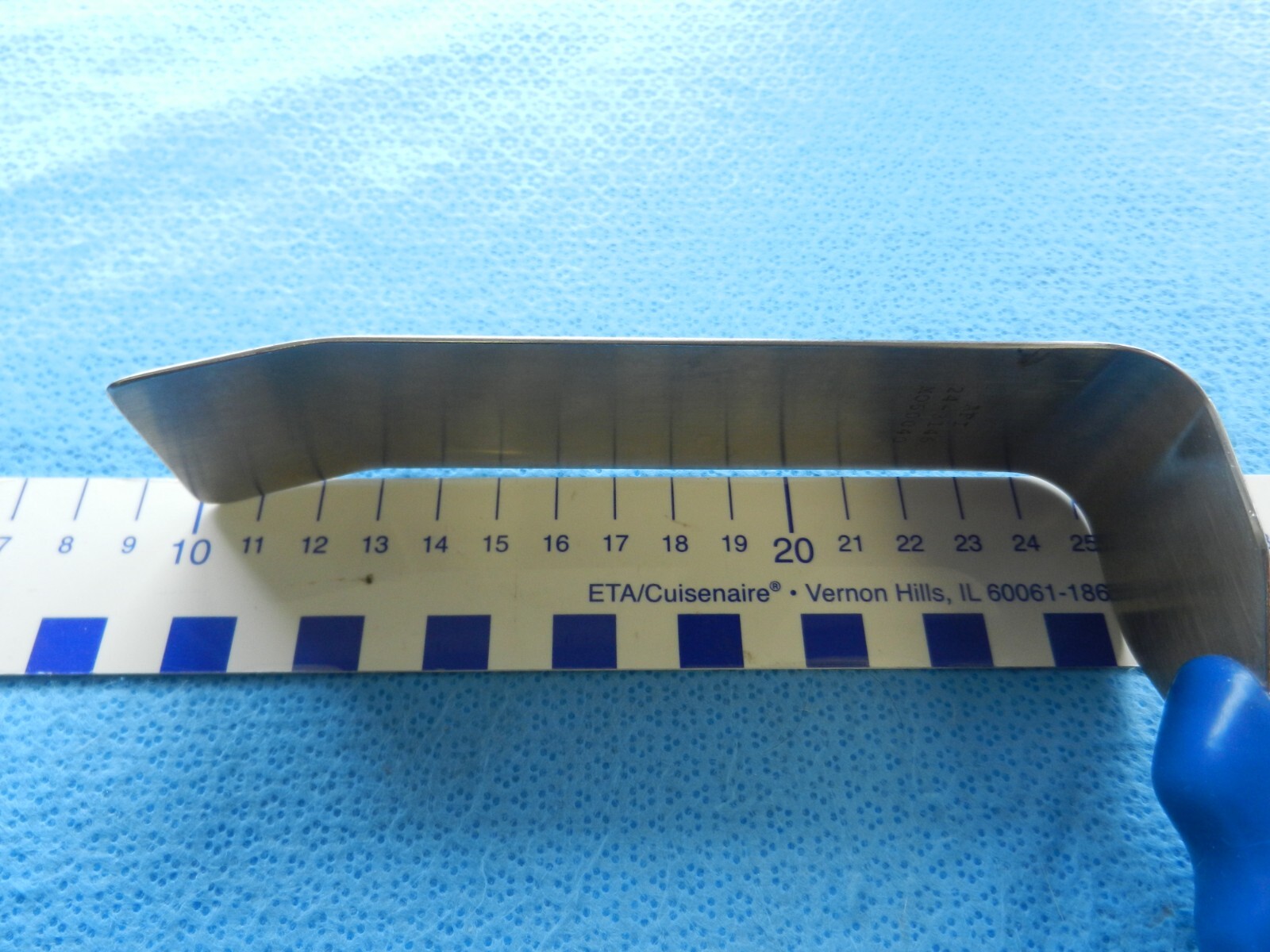 D3896 Codman Symmetry Surgical 1-1/2in X 6in Britetrac Retractor 24-3146