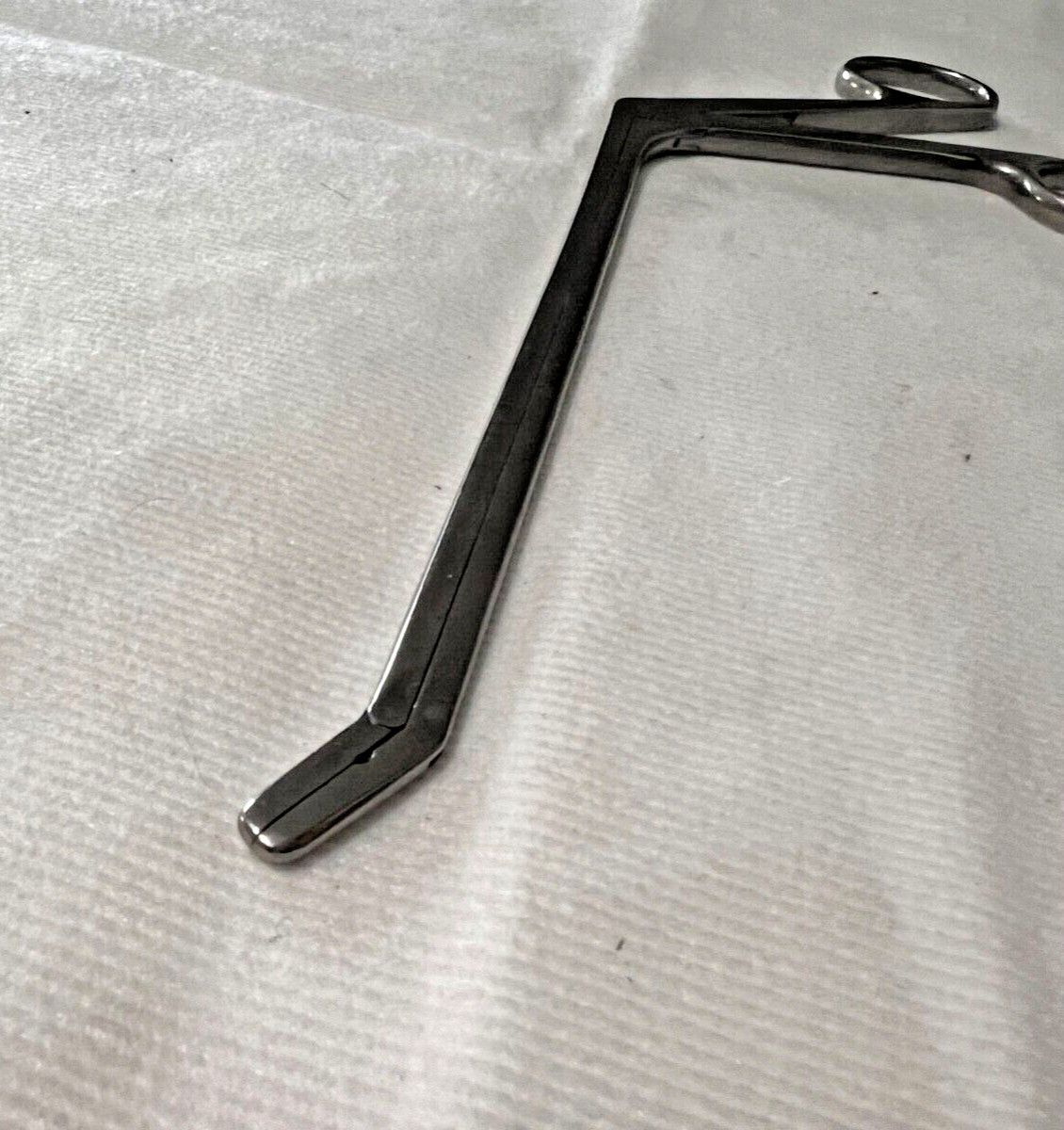 Codman 53-1232 Cushing Intervertebral Disc Rongeur 2mmX10mm Up Angled 7″ Length