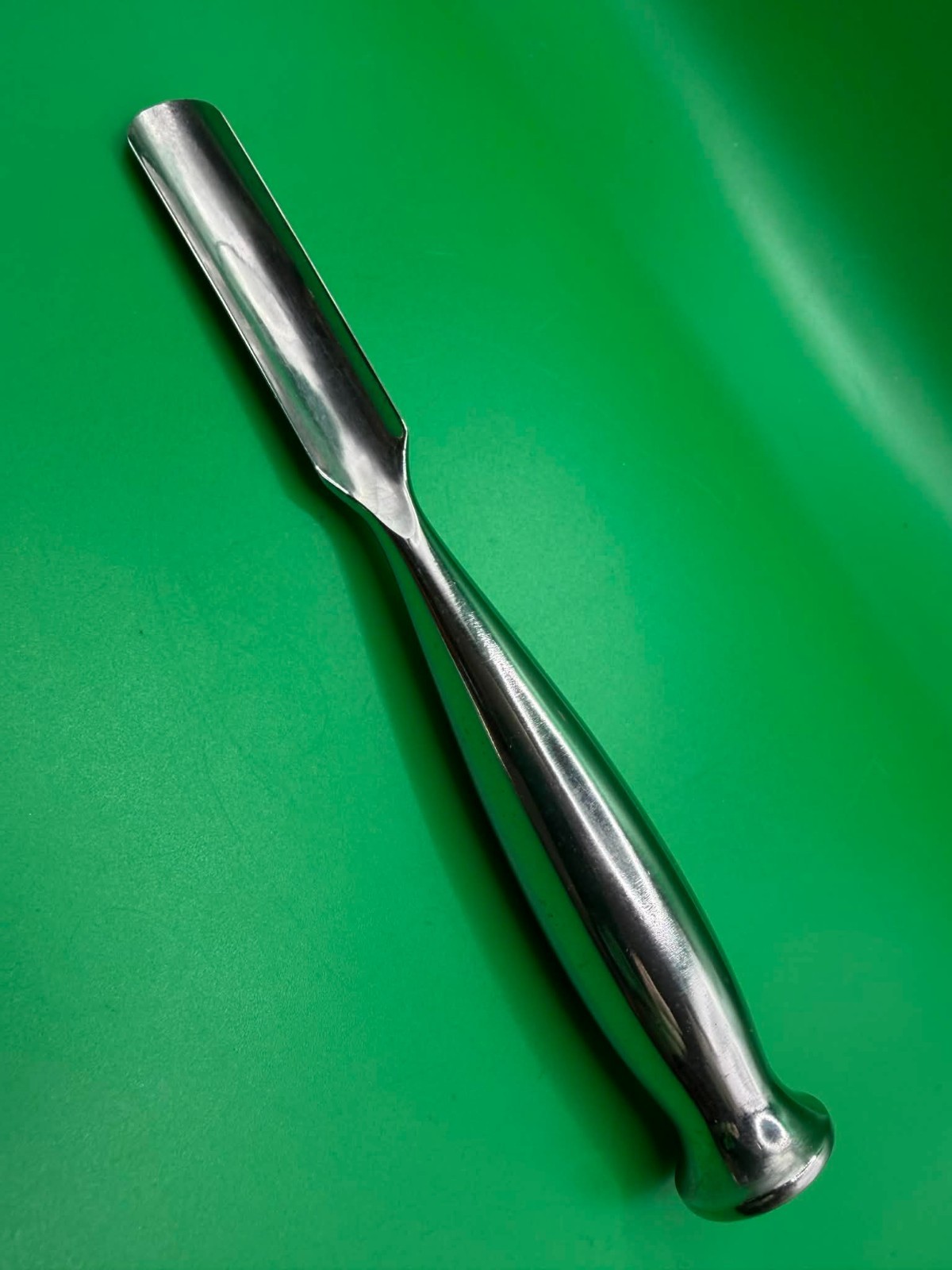 Rounded 5/8 inch surgical bone chisel Stainless Steel