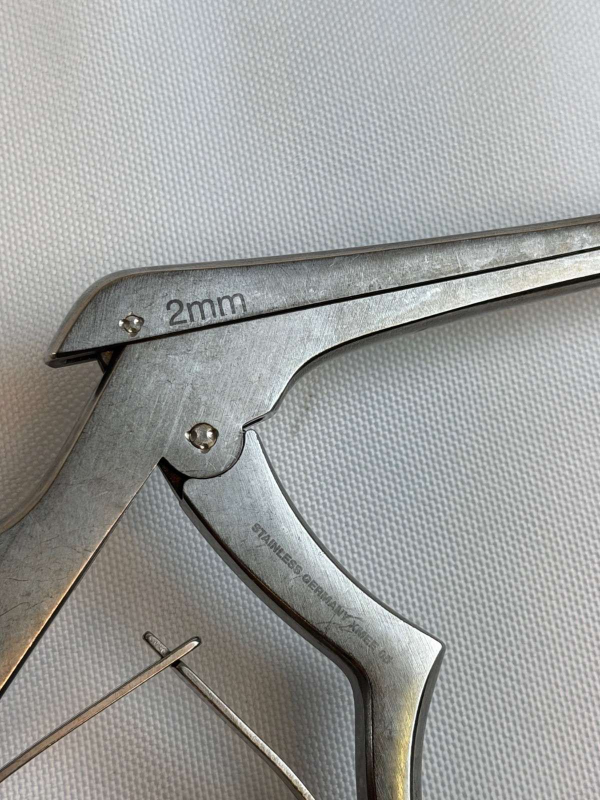 V. Mueller NL3785-161 2mm x 90° Up x 8″ Rhoton Stella Punch Kerrison Rongeur