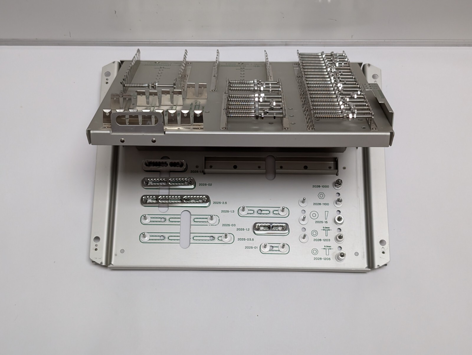 ACROMED 2025-990 VSP Implant Set (USED).