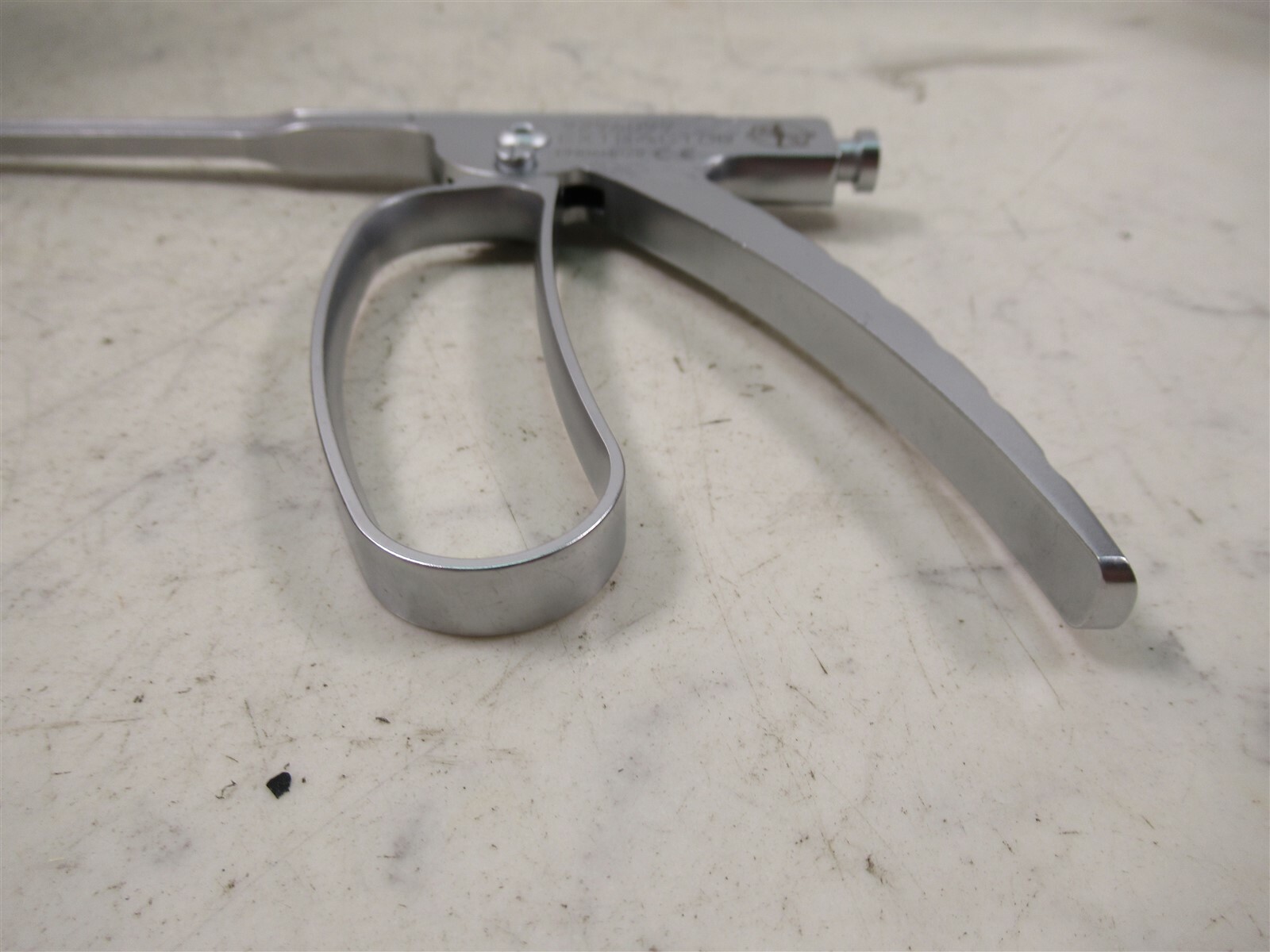 Medtronic Extractor 9296099 Crescent Spinal System PEEK Vertebral Body Spacer