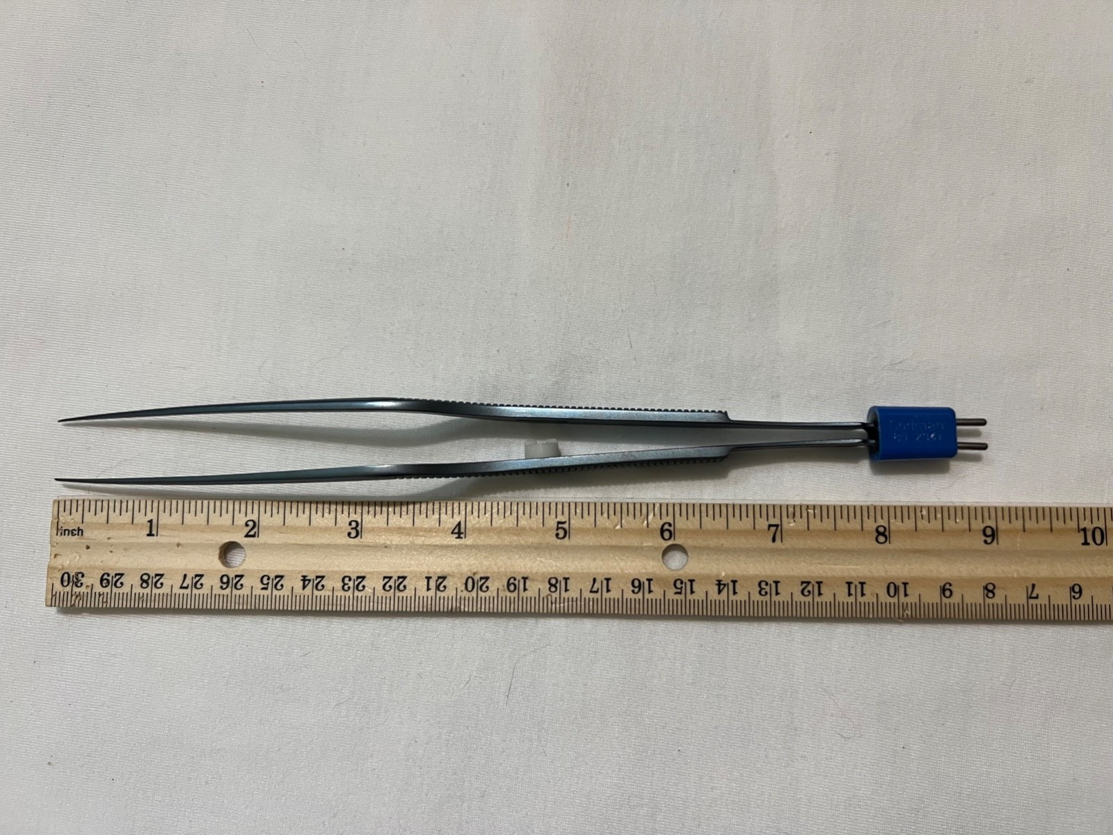 Codman 80-2941 Titanium Bayonet Bipolar Forceps 1mm Tip X 8-3/4″ Length