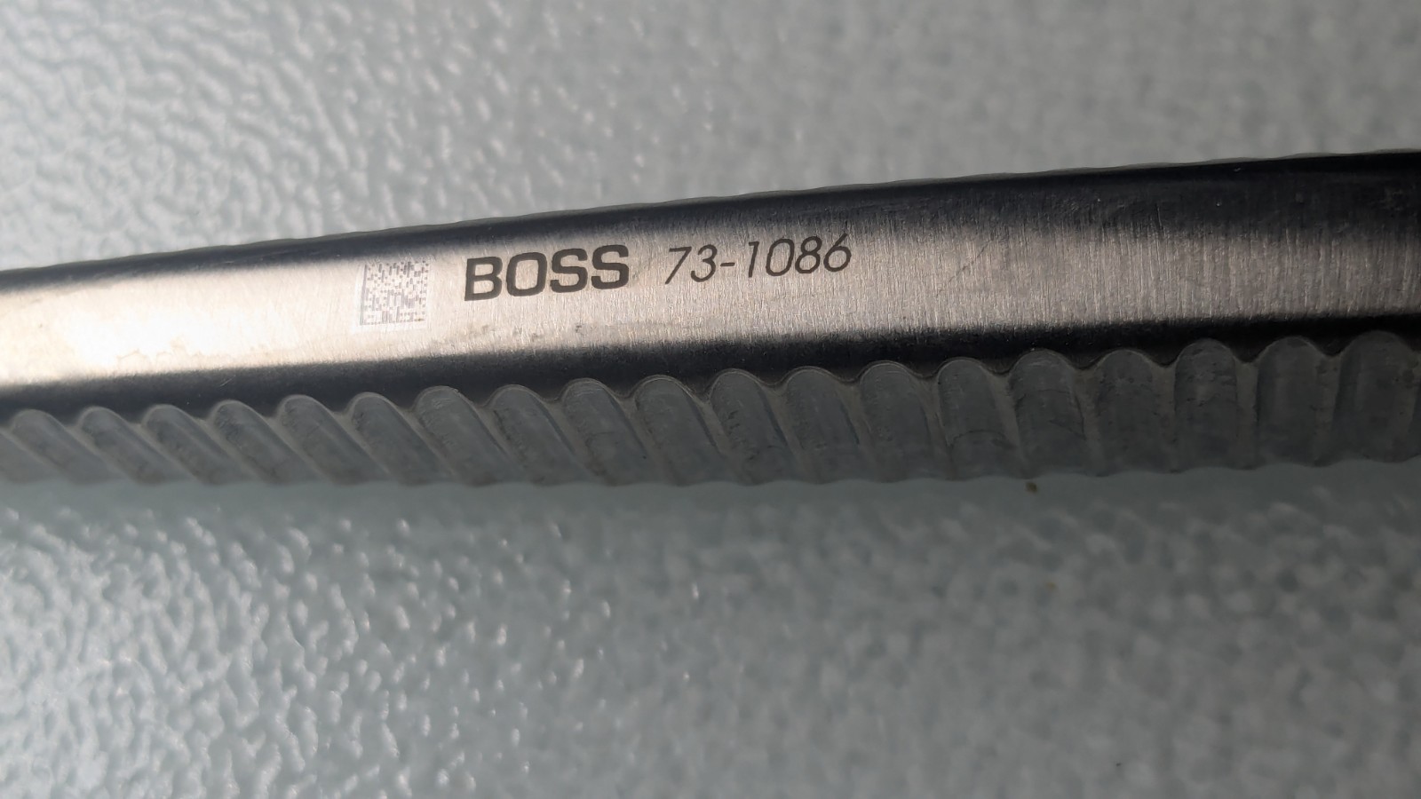 Boss Cloward Style Blade Retractor, 18mm x 75mm blade,7 1/2″ & surgical inst.