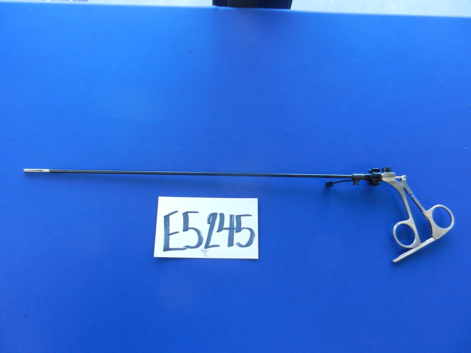 E5245 Storz 33410LF Laparoscopic Wavy Grasping Forceps 5mm x 43cm