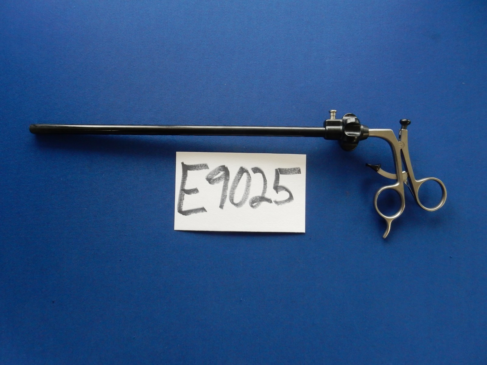 Stryker 10mm x 30cm Laparoscopic Ratchet Handle w/ Shaft