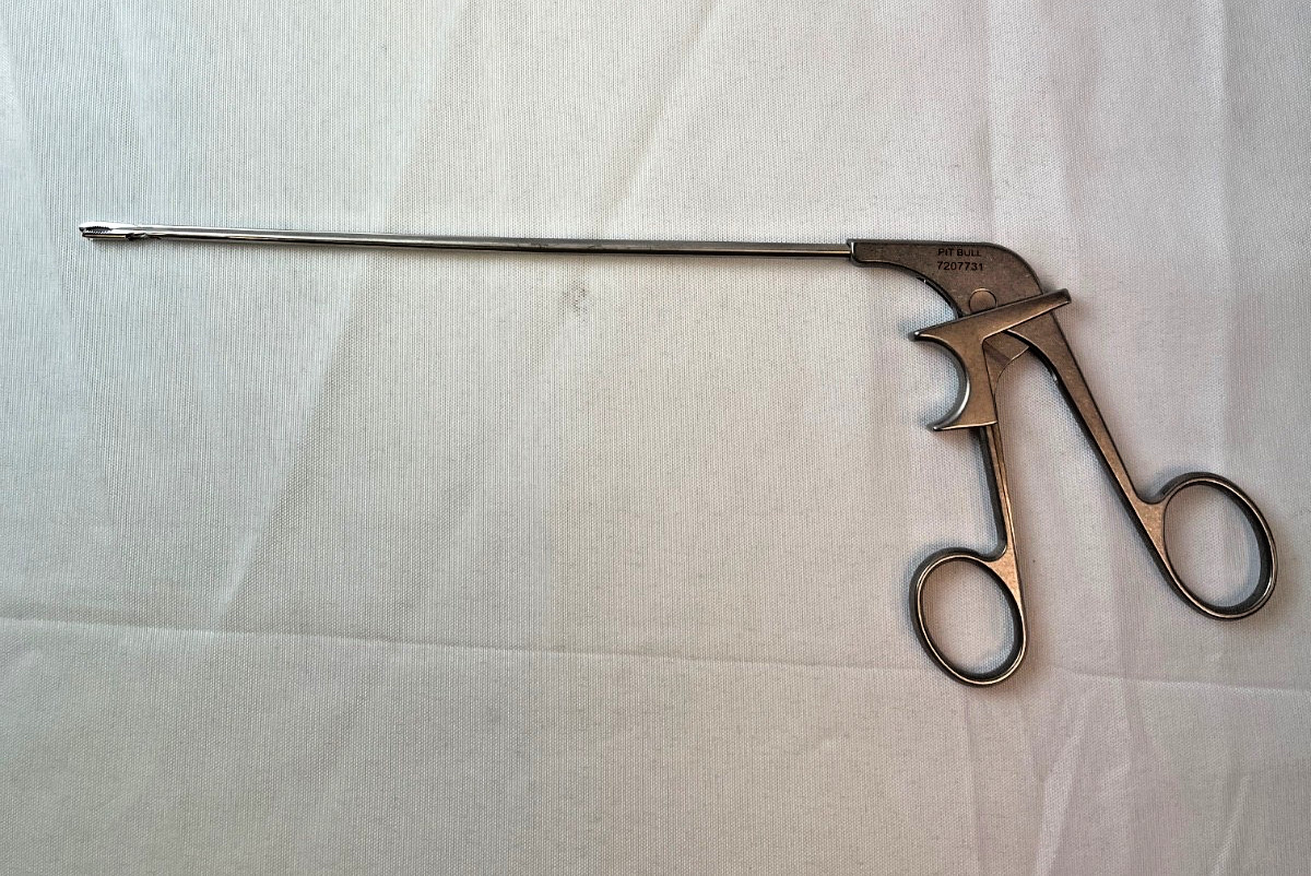Acufex Smith & Nephew 7207731 Hip Length Slidelock Pitbull Grasper Arthroscopy