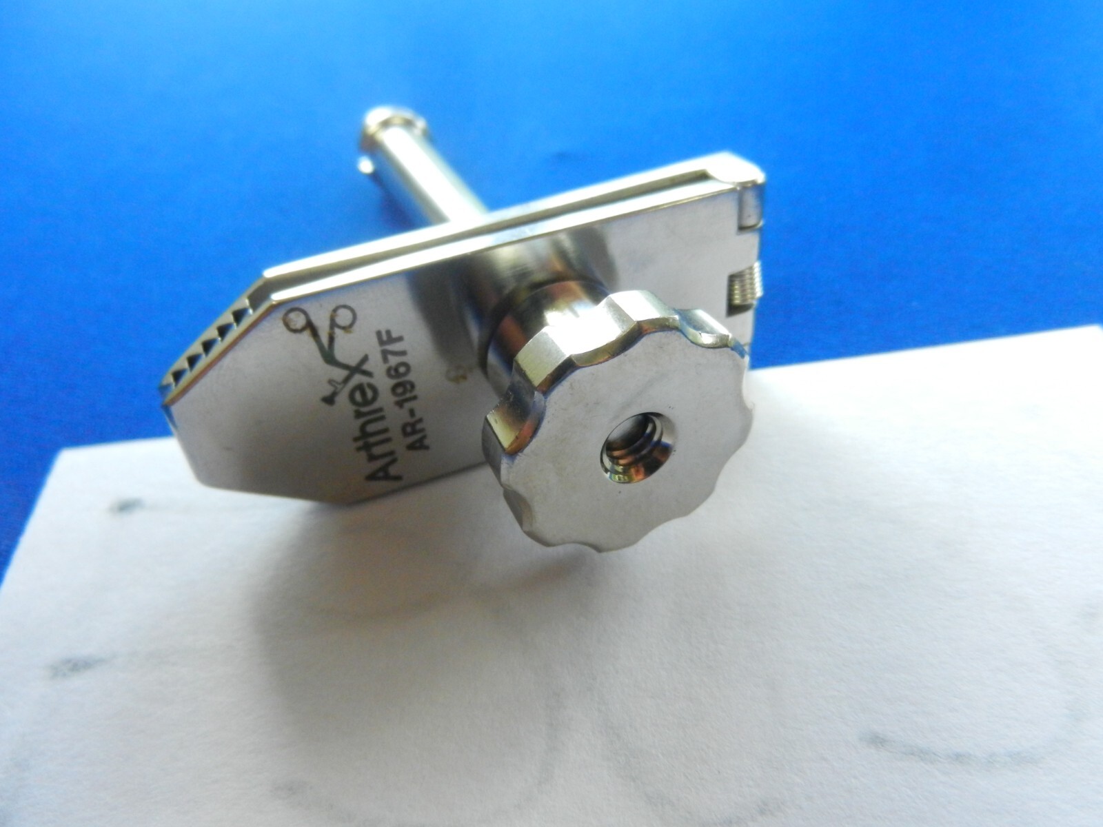 E2029 Arthrex AR-1967F Arthroscopic Clamp