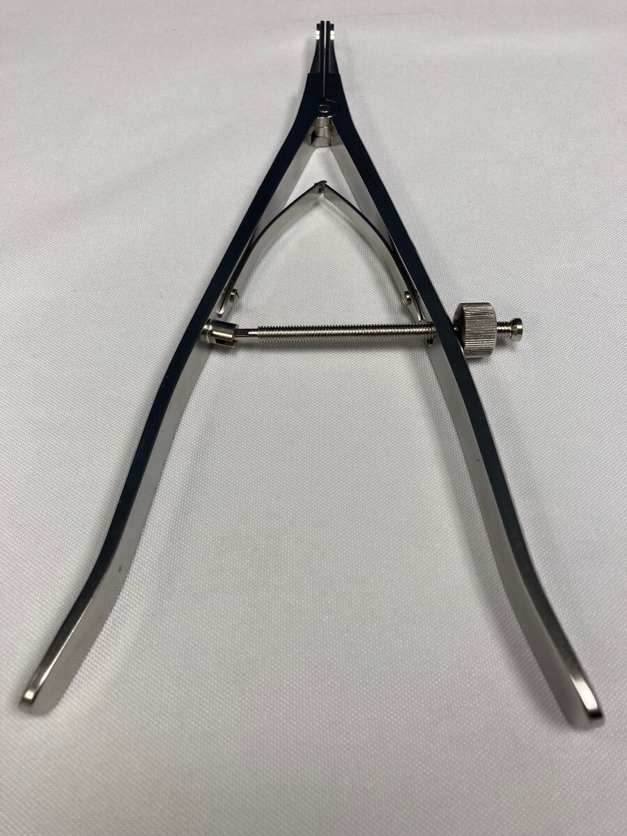 Synthes 388.40 USS Straight Distraction Forceps US123 Orthopedic Neurology Spine