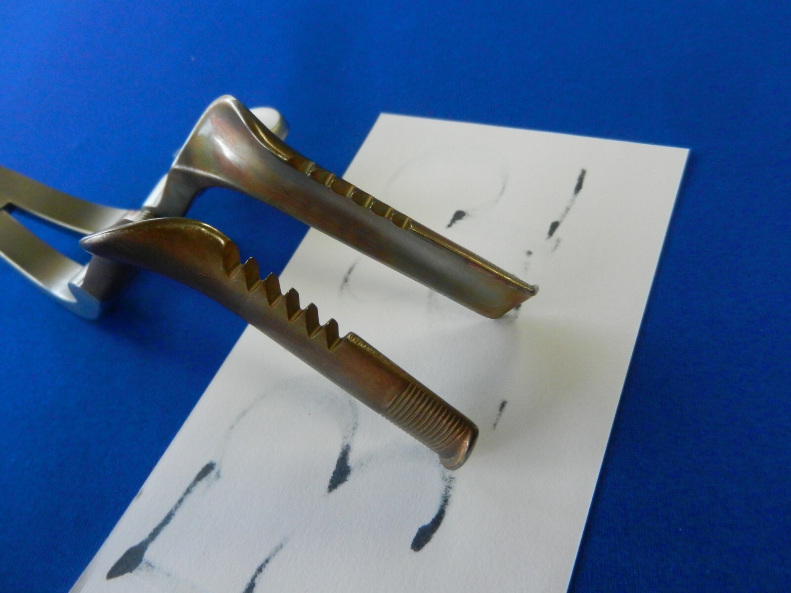 E3185 Codman 80-1350 Hardy ENT Small Bivalve Specula 70mm