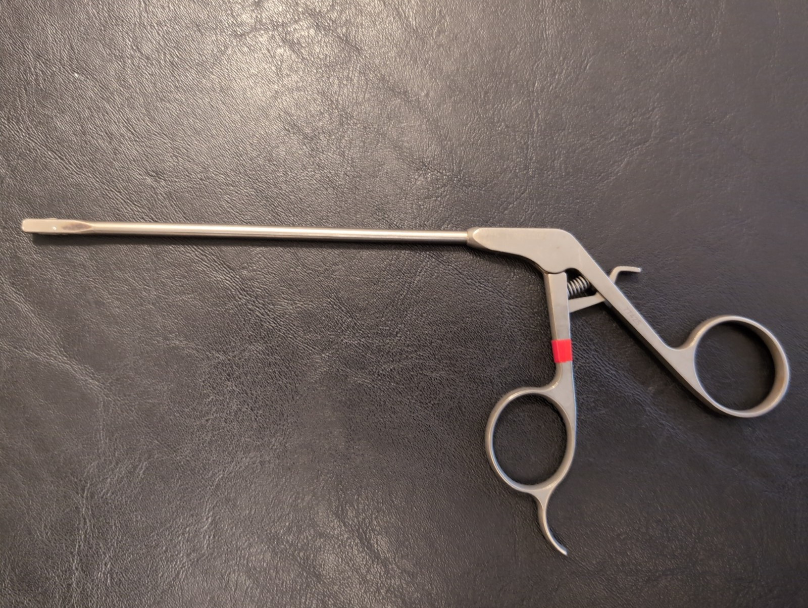 Arthrex AR-12250 Straight Suture Cutter – 4.2mm