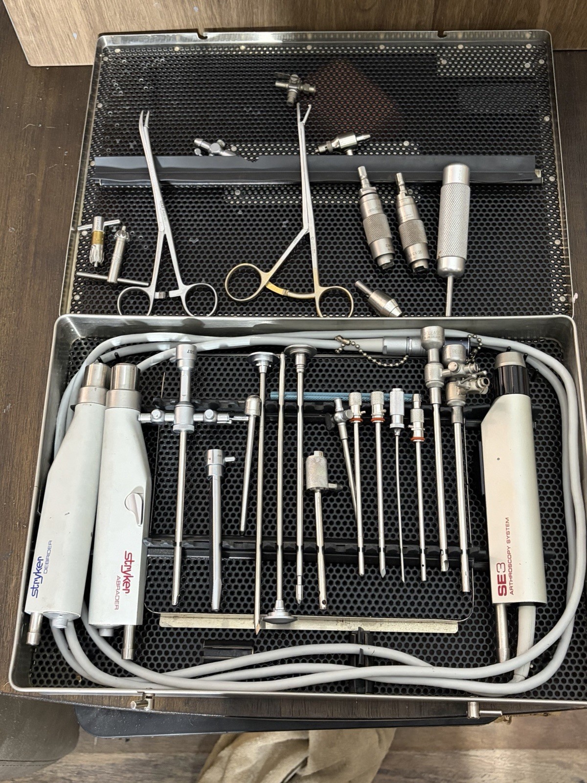 Stryker Arthroscopy System SE3 Surgical Instrument Set Hebrides Abraded AS-IS