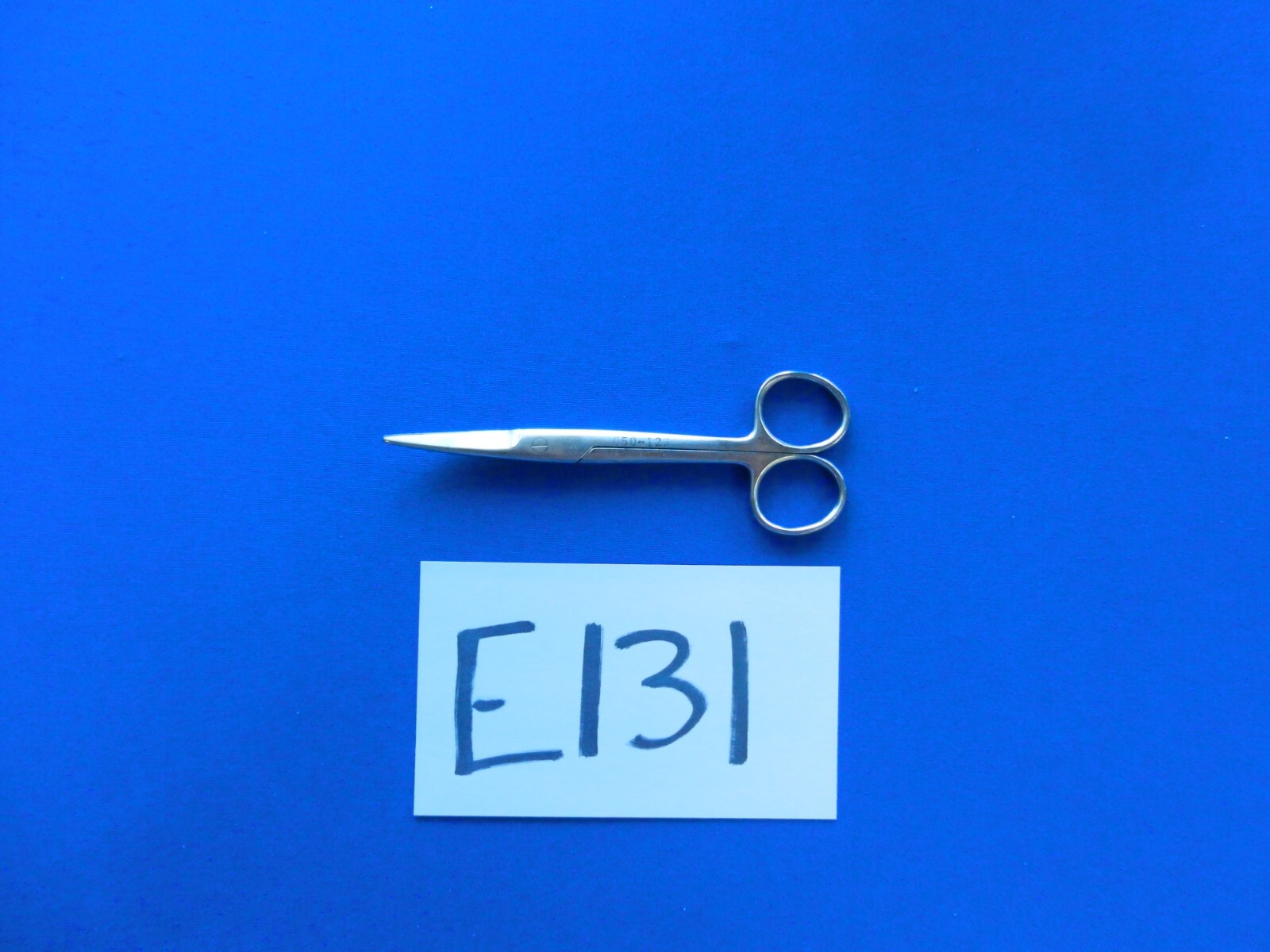 E131 Hayden Medical Curved Blunt Tip Scissors 14cm Overall Length 050-122
