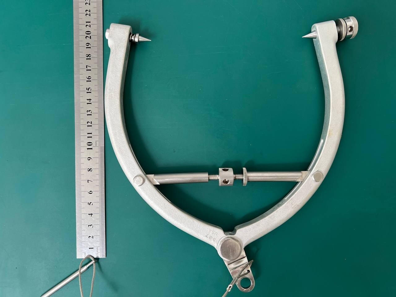 Skull Traction Tongs for Vertebrae Treatment, LARGE
