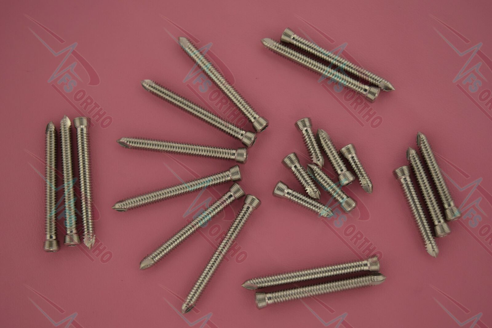 Locking screws 2.4mm Self Tapping LCP screws 140 pcs Orthopedics SS