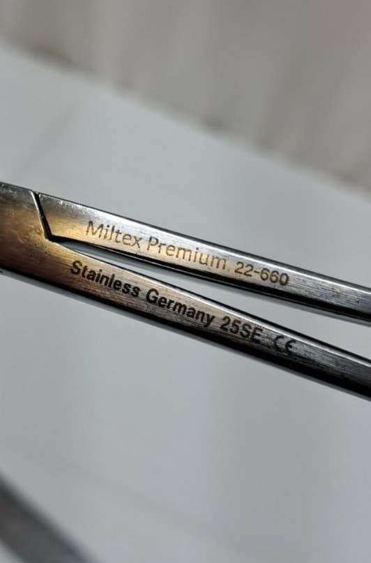 MILTEX 22-660 SCHNIDT Tonsil Hemostat Forceps, 7-1/2″ (19.1 cm), slight curve.