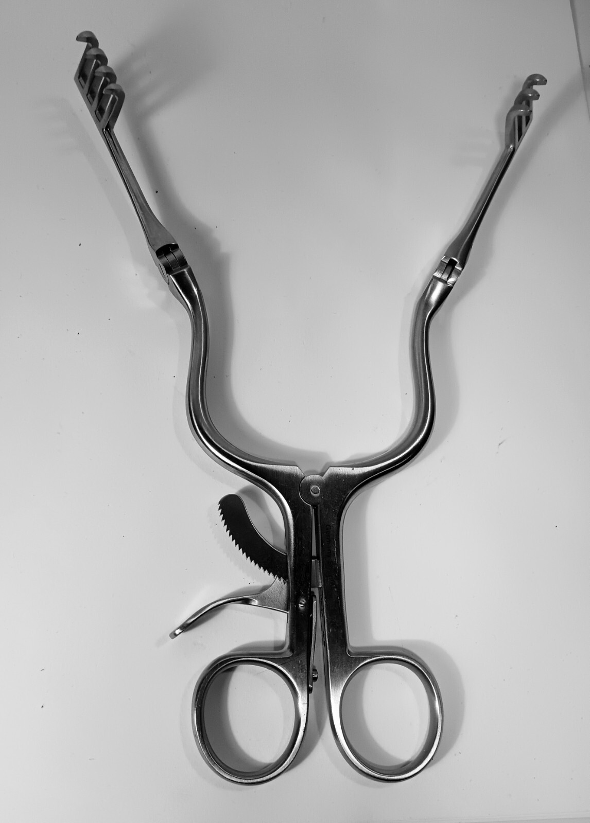 Ruggles RN 2614 Self-Retaining Retractor Hinged Blades Ratchet- Ring Handles