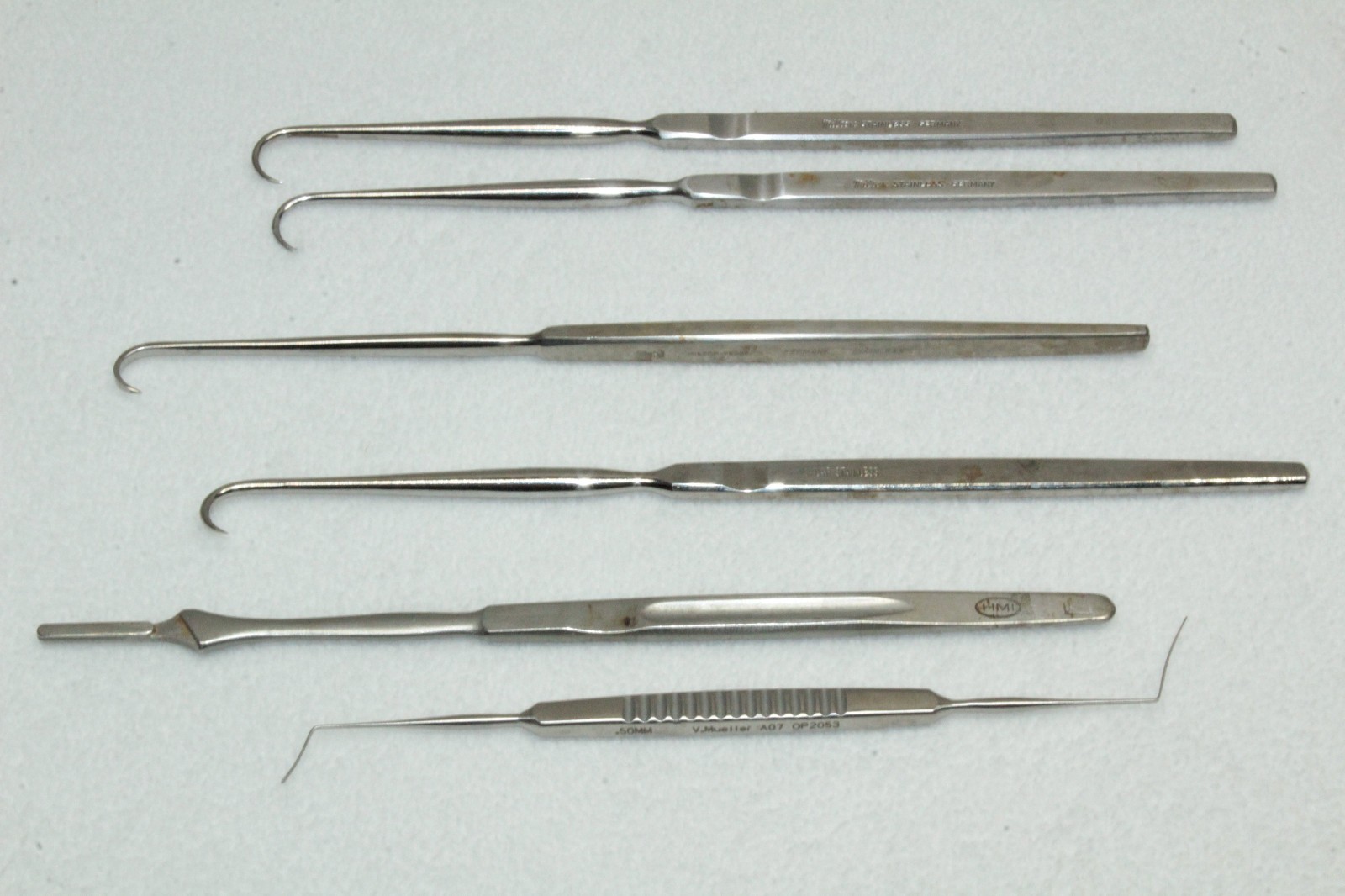 Lot of 6 Surgical Instruments 4 Skin Hooks 1 Opthalmic Castroviejo Spatula