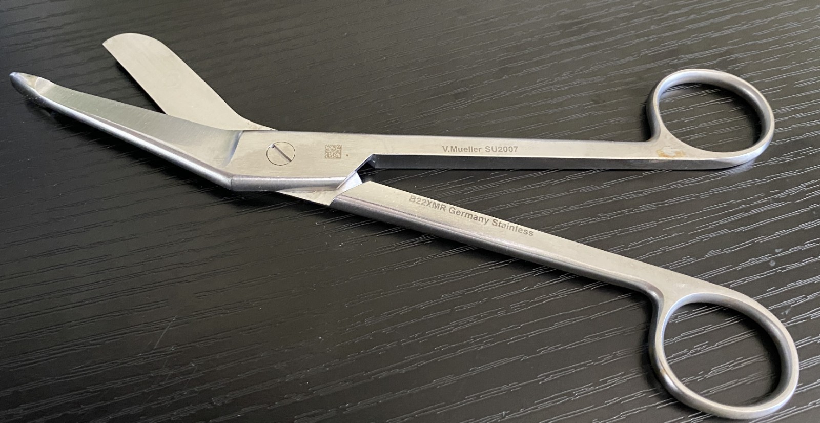 V. Mueller SU2007 Lister Bandage Scissors – 7.25″ – Stainless Steel – Used