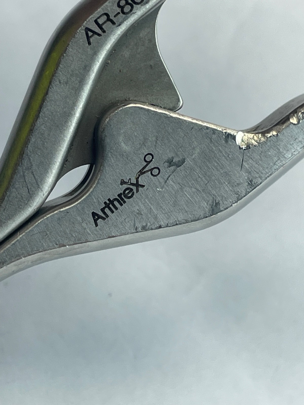 arthrex ar-8005d 020833 pliers (compression staple distractor)