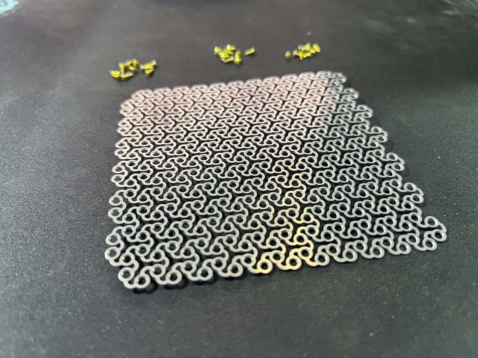 Maxillofacial titanium Mesh plate 100x100mm with 30pcs 1.5mm self drill screws