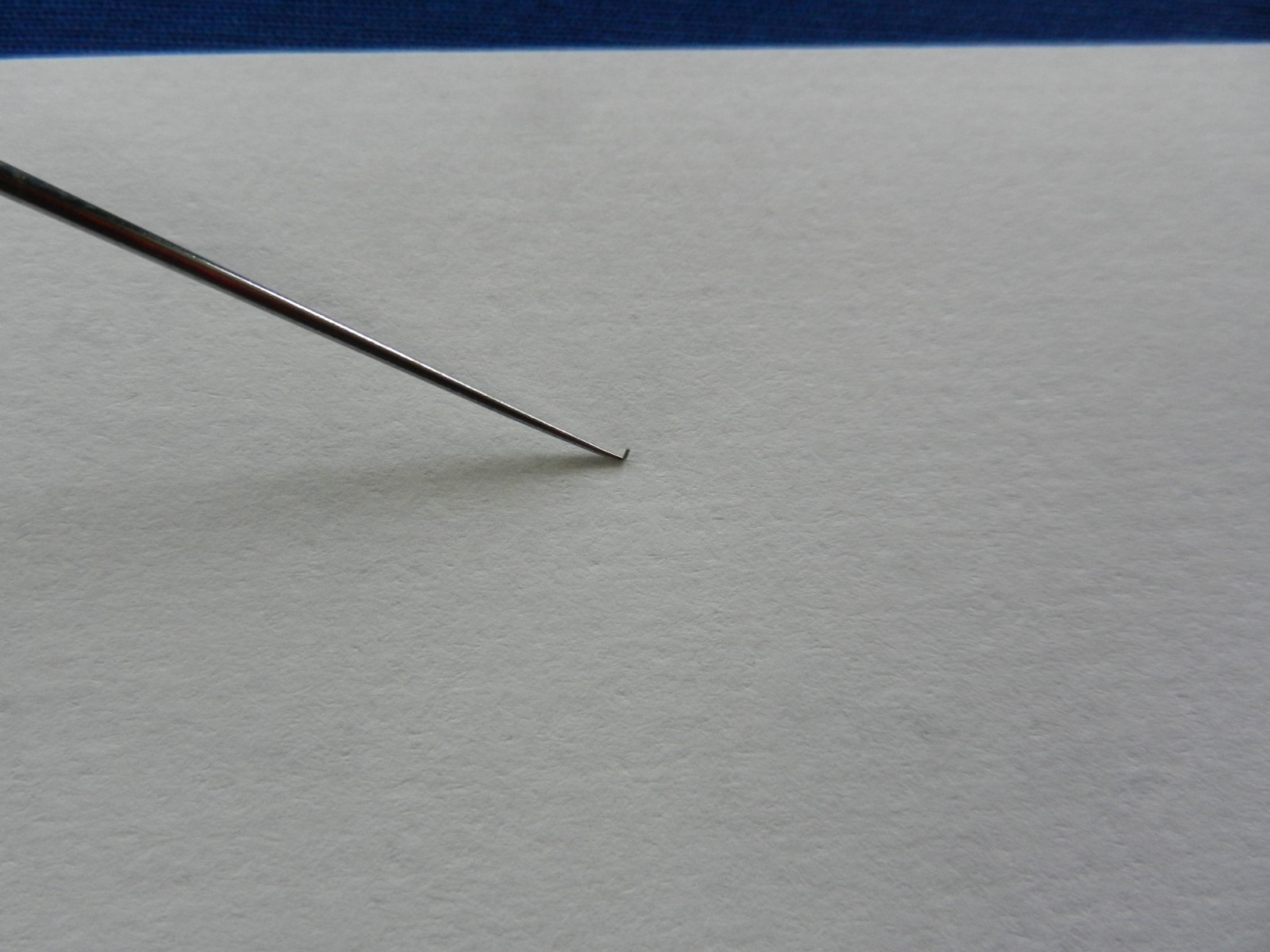 E7414 V. Mueller AU21015 Austin 90 Degree Angled 1mm Long Tip Pick 6.25″ Long