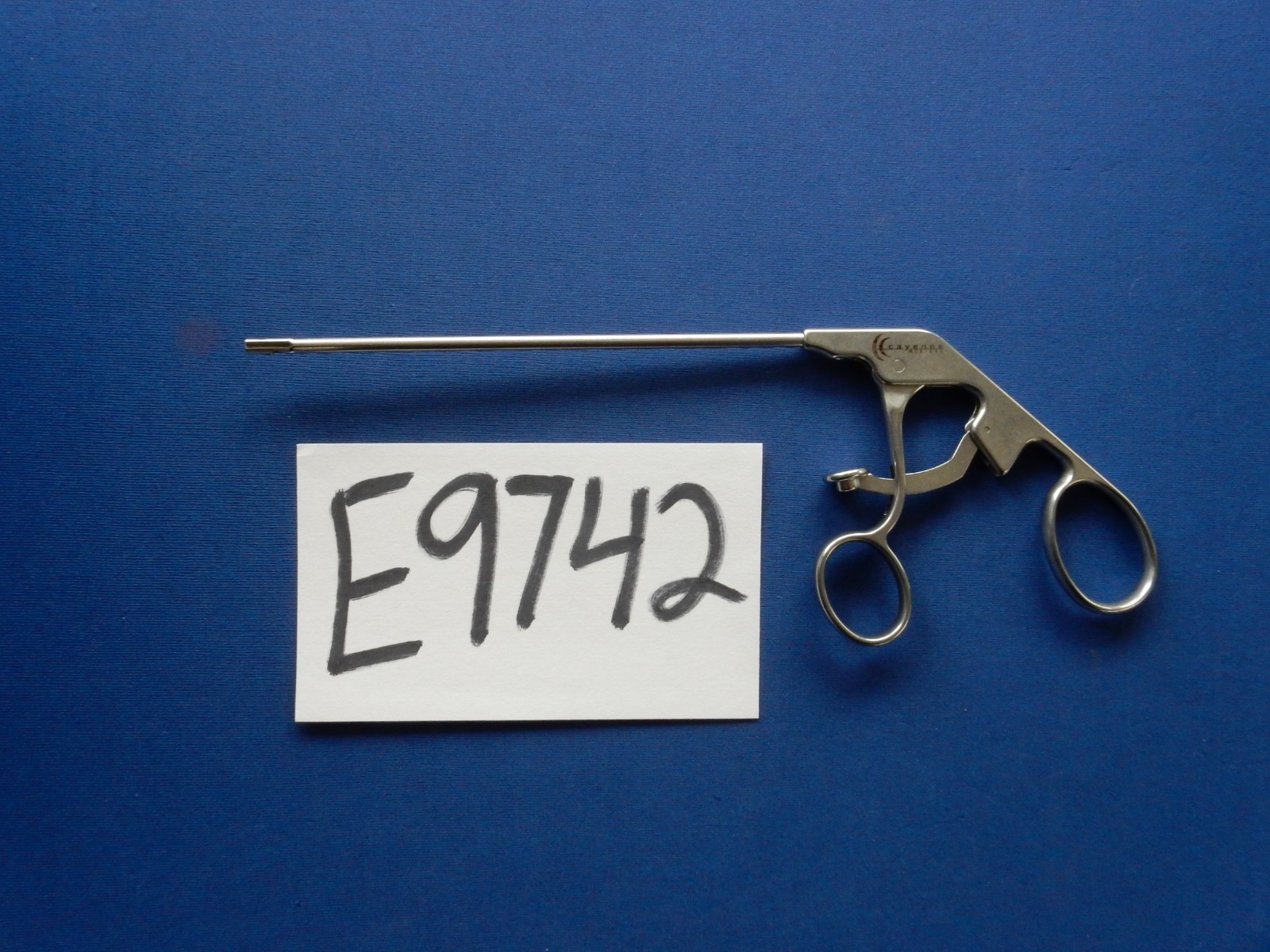 Cayenne Medical CM-9001 Arthroscopic Suture Cutter
