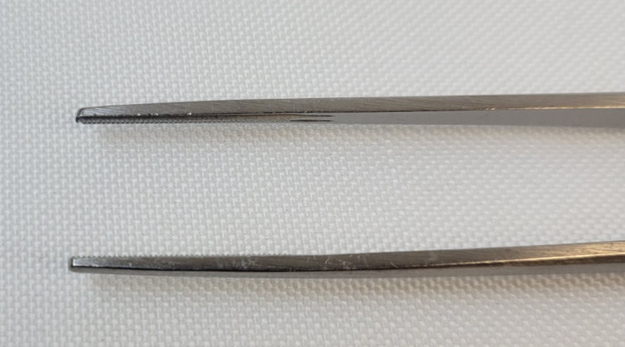 V. Mueller CH5902 DeBakey Vascular Tissue Forceps, Straight Serrated Tips 19.7cm
