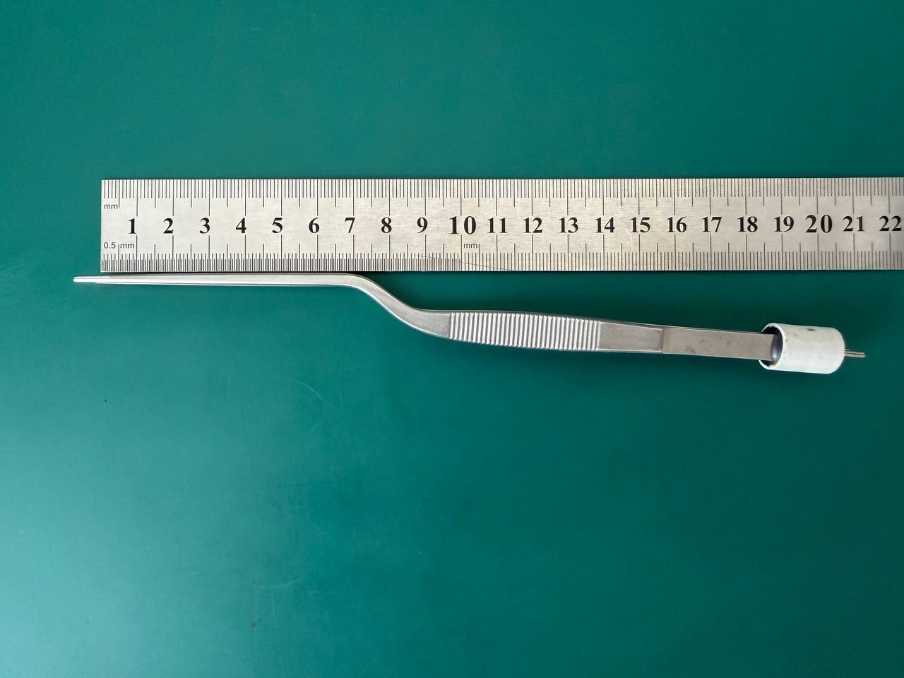 Aesculap US300 Non-Insulated, Stainless Steel Bipolar Bayonet Style Forceps