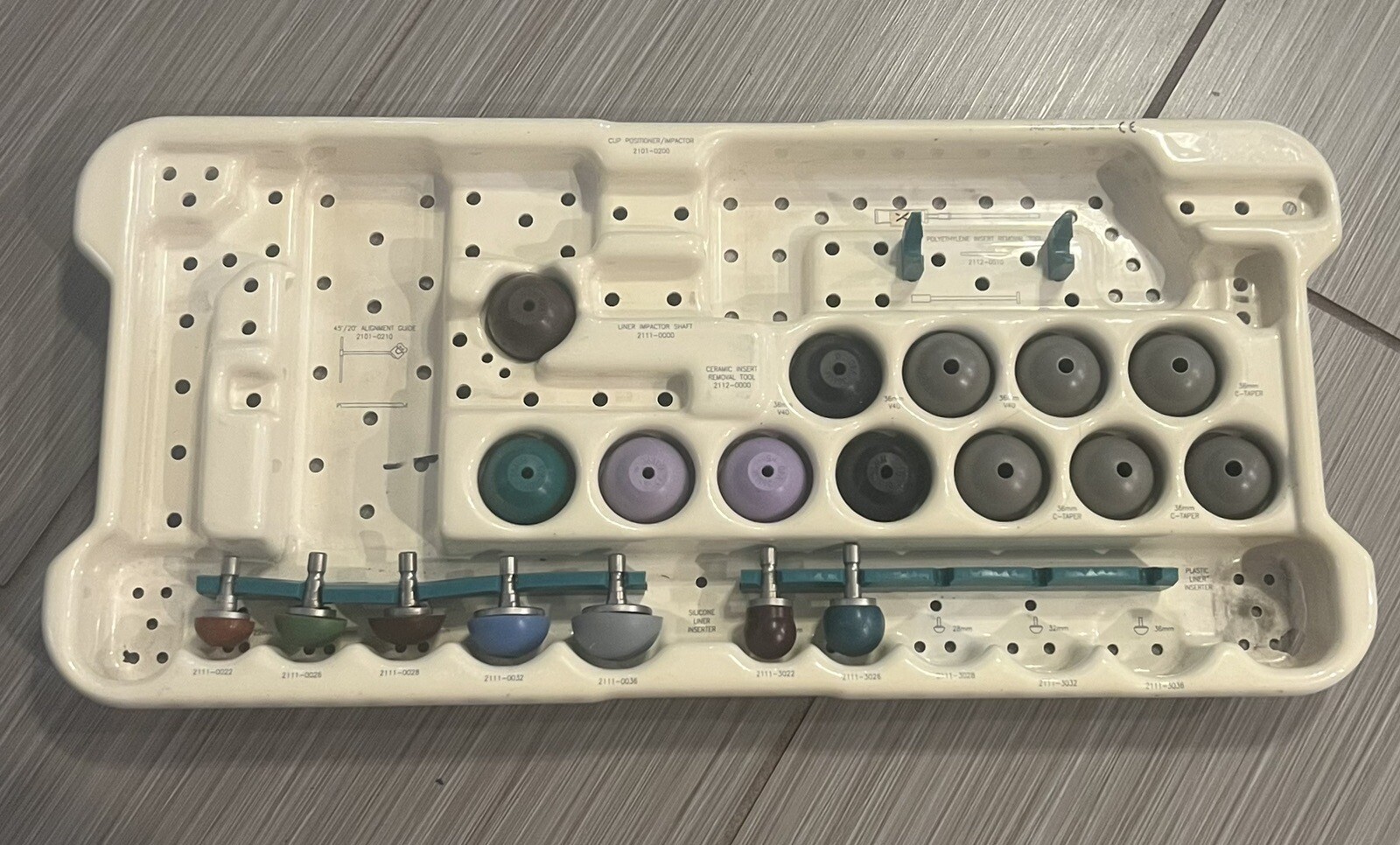stryker c-taper trial head Lot With Insert Tray