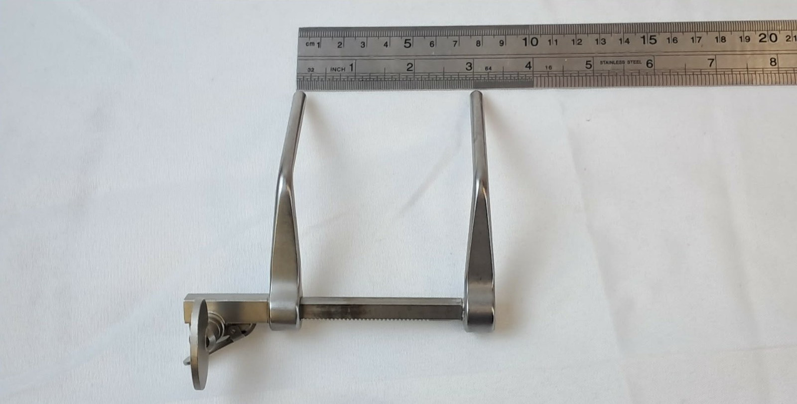 Swiss U44-631-10 / U44-621-10 Left and Right Cervical Retractor Set
