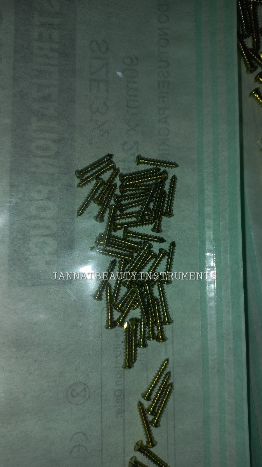 Maxillofacial CMF Titanium Screws 1.5mm, 2.0mm, 2.5mm 470pc With 3 Drivers