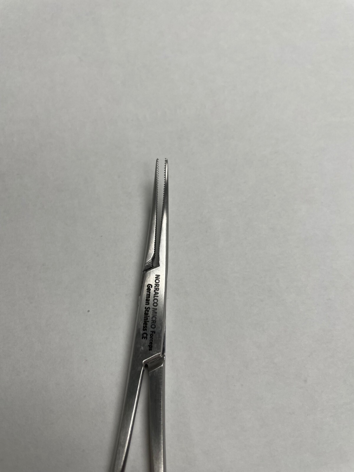 Set of 4 Micro Hemostatic Forceps, 6.3/4″, Curved Extra Delicate Serrated Jaw