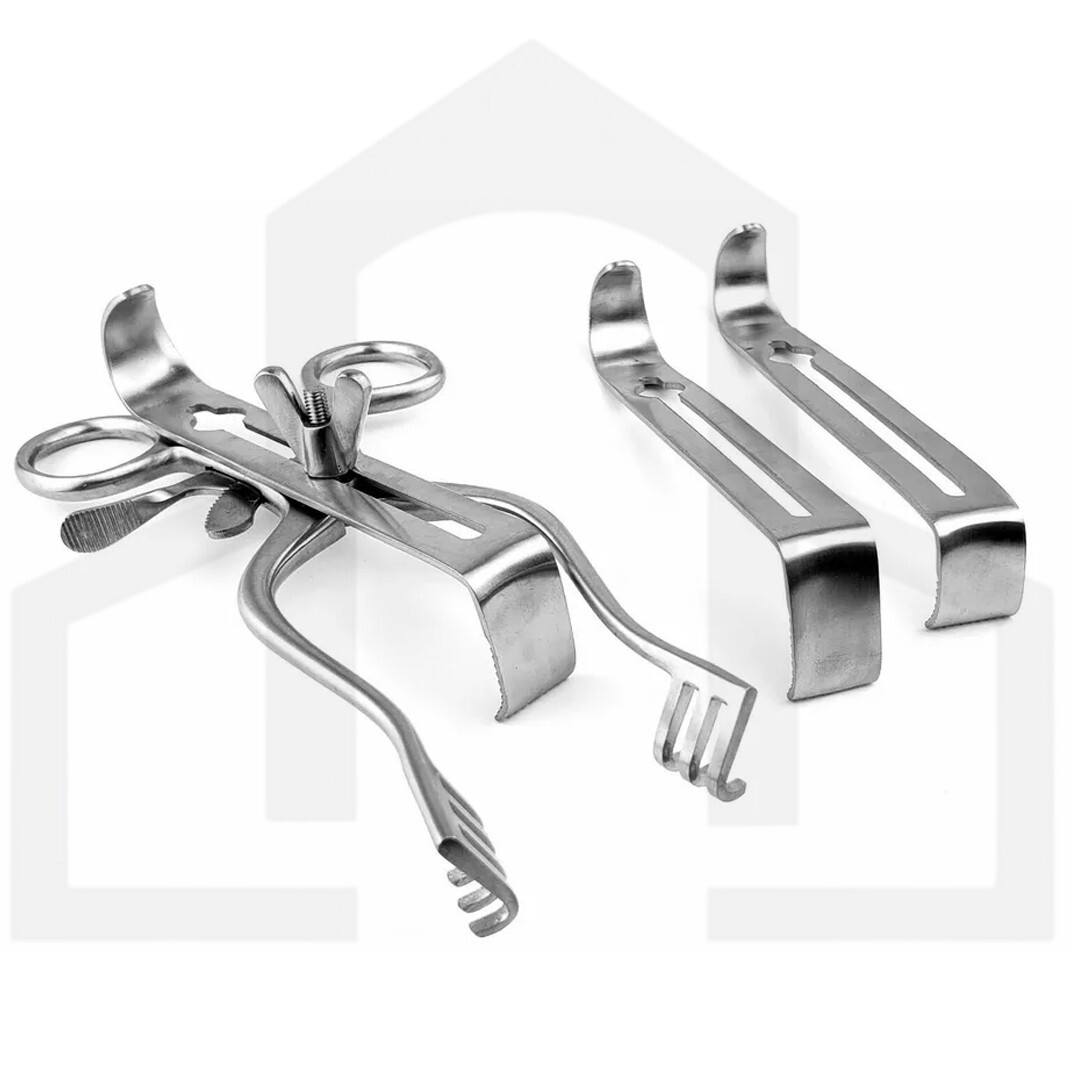 Henley Self Retaining Retractor With 3 Center Blades Surgical Instruments