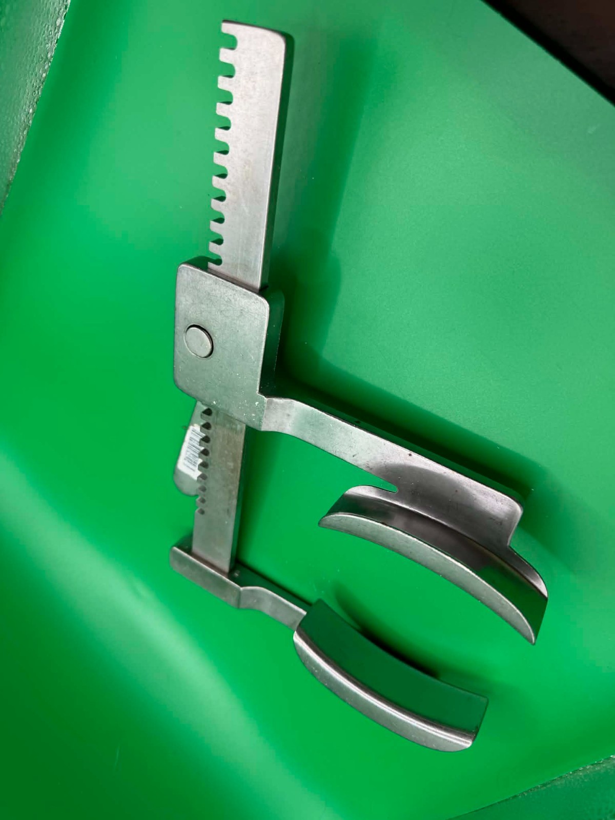 Sternal Retractor