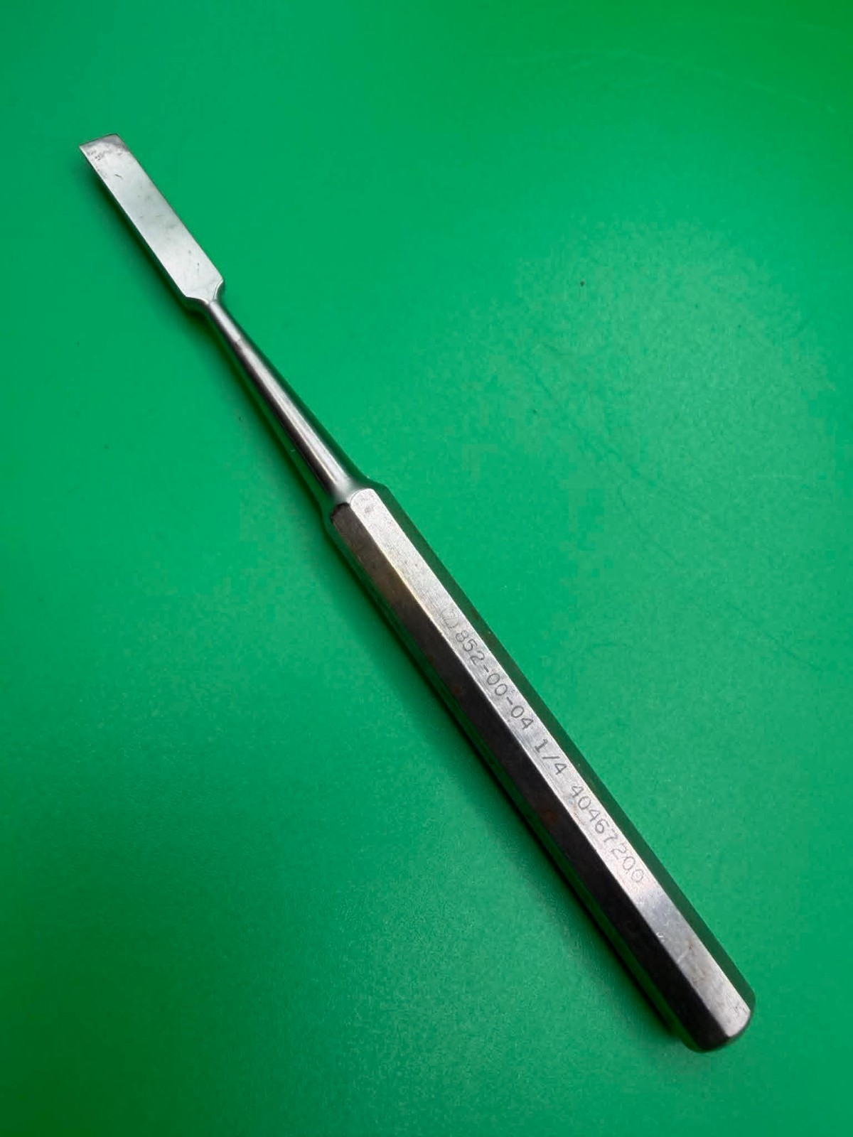 Zimmer 852-00-04. Stainless Steel 1/4 inch Hoke Osteotome